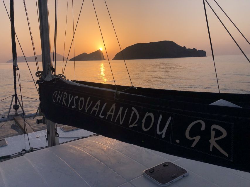 Milos: Sunset Catamaran Cruise with Kleftiko Visit - Kleftiko swim and snorkel time: what to expect on the water