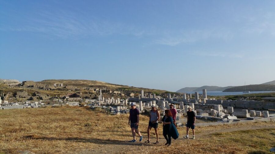 Mykonos: Delos & Rhenia Boat Cruise with Lunch & Transfer - Lunch and Drinks On Board: A Proper Mykonos Meal Without the Rush