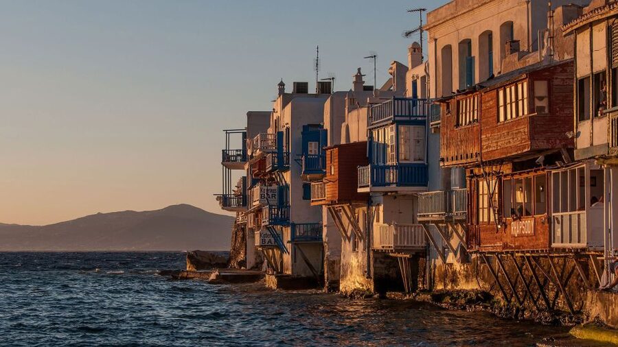 Mykonos: Rhenia & Little Venice Cruise with Snacks & Drinks - Getting Away From the Mykonos Crowd, Without Going Far