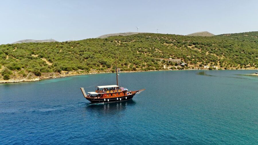 Mykonos: South Beaches Cruise - Timing, crowds, and sea conditions: the realistic side of a south-beach day