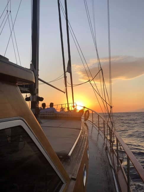 Mykonos: Sunset Boat Cruise with Light Dinner & Drinks - Super Paradise Beach (About 1 Hour): Your Second Swim Break