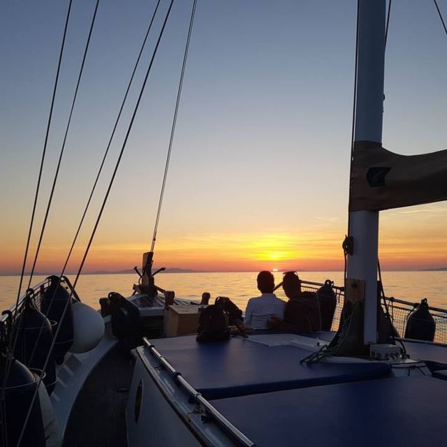 Mykonos: Sunset Boat Trip with Snacks and Drinks - A 2-hour cruise built for sunset viewing