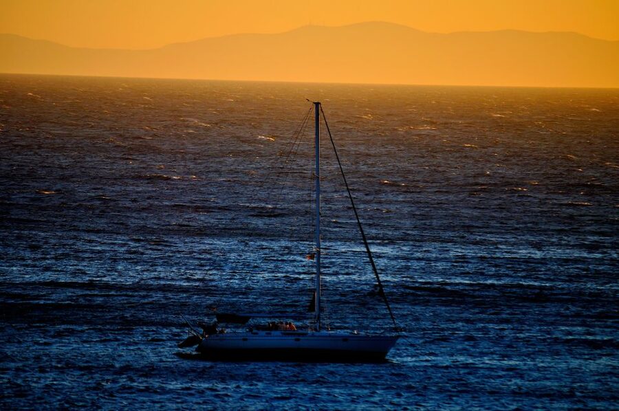 Mykonos: Sunset Sail Cruise to Rhenia, Beach Hopping, Dinner - Who should book this, and who should pass