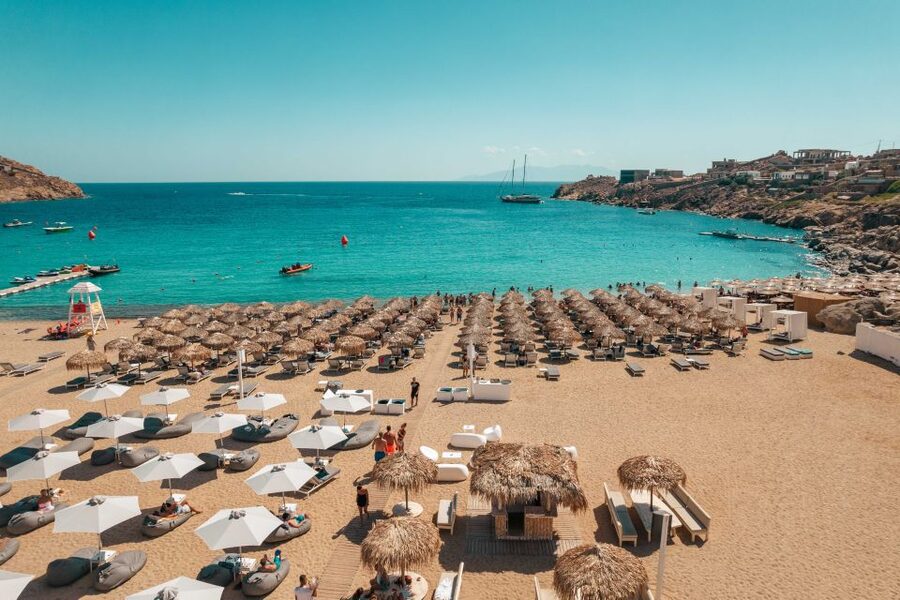Mykonos: Super Paradise Beach with Sunbed at Thalas Mykonos - A full day on Super Paradise: swimming and using Thalas like a pro