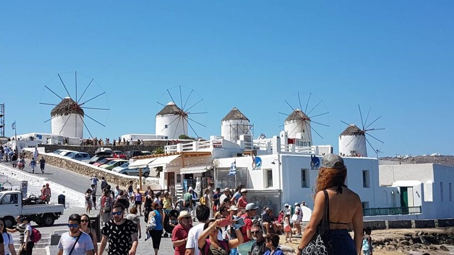 Mykonos Walking Tour - Panagia Paraportiani and Agios Nikolaos Church Moments That Land