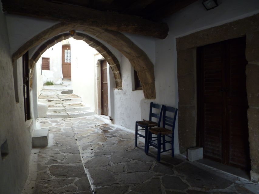 Naxos Castle Walking Tour and Sunset at the Portara - Pacing, group size, and the “small group” advantage
