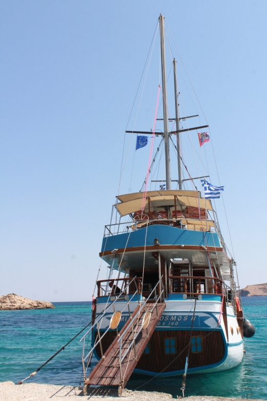 Naxos: Cruise to Rina Cave & Ano Koufonissi with BBQ Lunch - Onboard BBQ Lunch and House Wine on the Way to Ano Koufonissi
