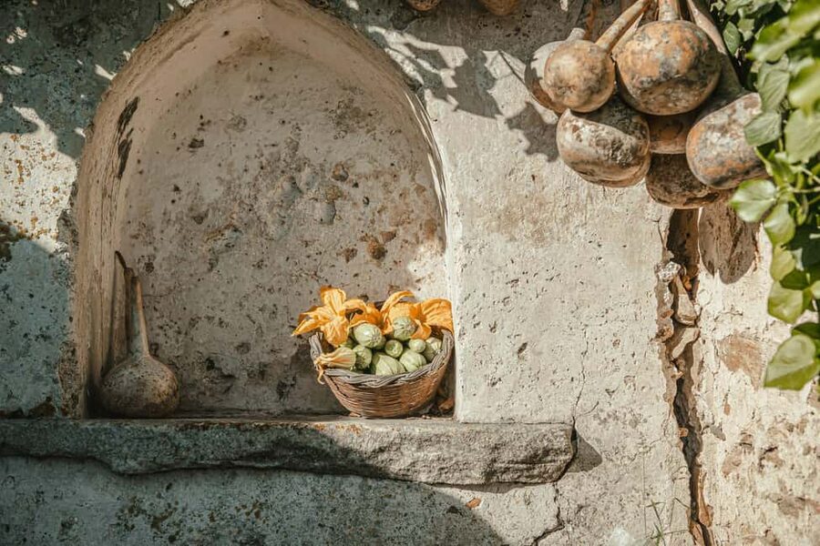 Naxos: Family Farm-table Cooking, Kouros Tour & Live Music - What to bring, and the small choices that make a big difference