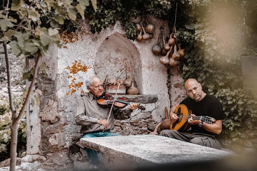Naxos: Family Farm-table Cooking, Kouros Tour & Live Music - My booking advice: when to choose this and when to skip