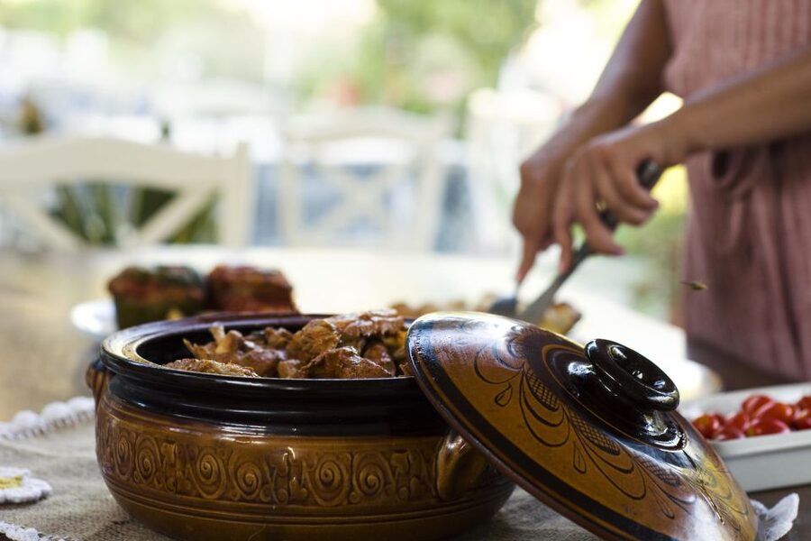 Naxos: Half-Day Cooking Class at Basiliko Family Tavern - The feast, wine, music, and Greek dancing traditions