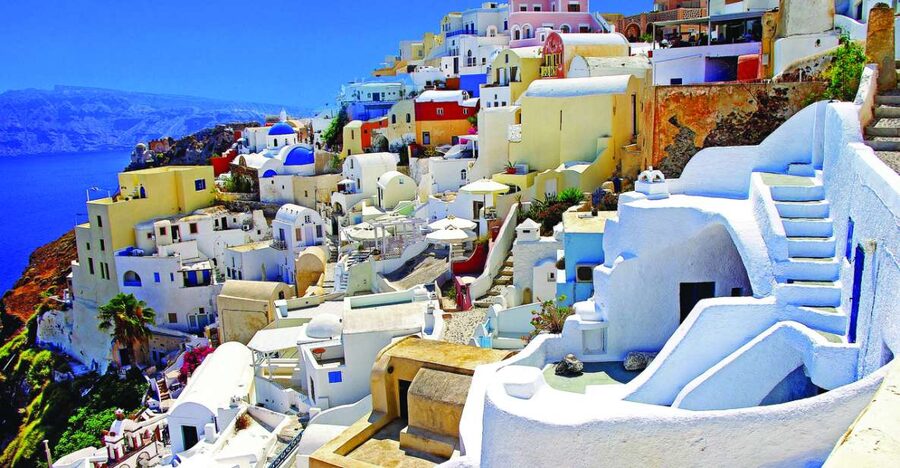 Naxos: Santorini Day Trip by Boat - Santorini arrival and the bus ride to Fira: guided context, quick timing