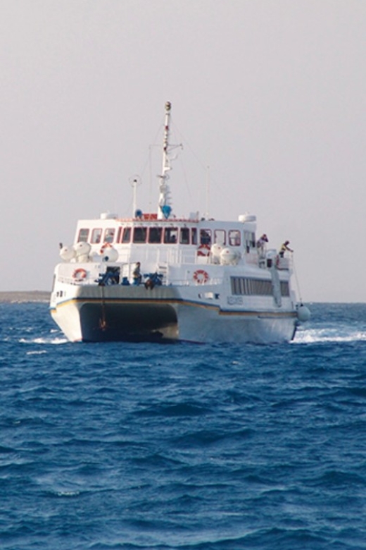 Naxos: Santorini Day Trip by Boat - The boat cruise from Naxos: where the day starts to feel like a vacation