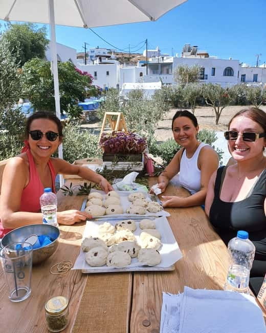 Naxos Town: Olive Oil Tasting & Baking in the Heart of Town - The easy traditional bread you bake by hand