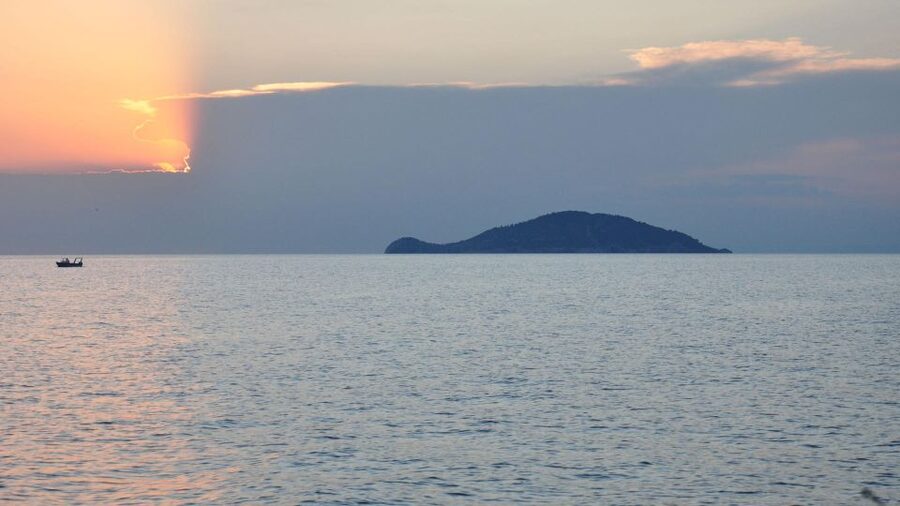 Neos Marmaras: Sunset West Sithonia Islets Sailboat Tour - When weather or the sea changes the plan