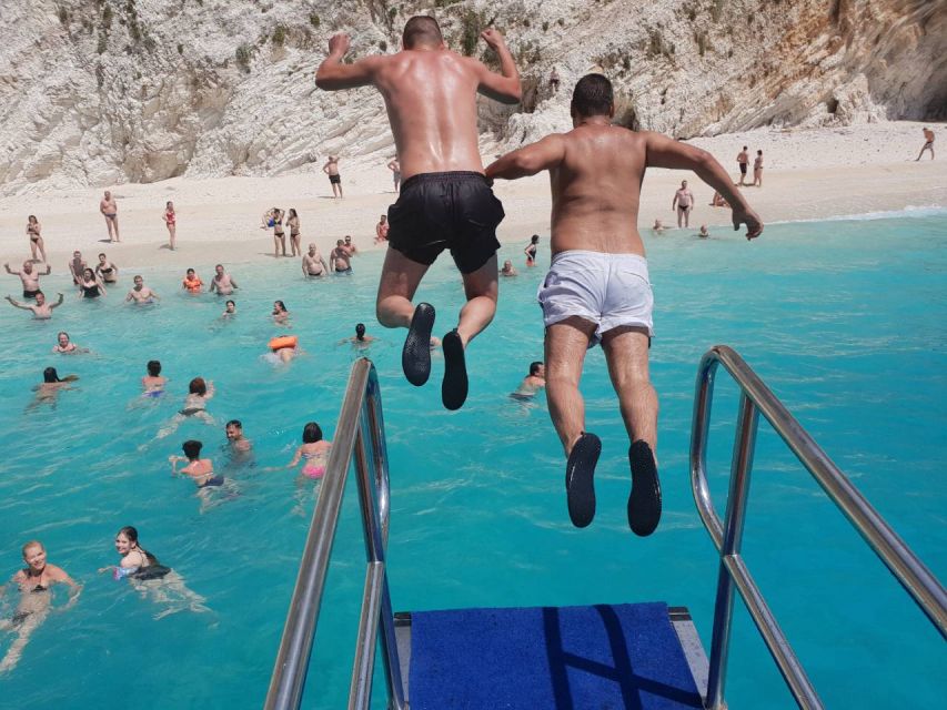 Nidri daily cruise in the Ionian with Makedonia Palace - Egremni Beach: the first crystal-water stop does the heavy lifting