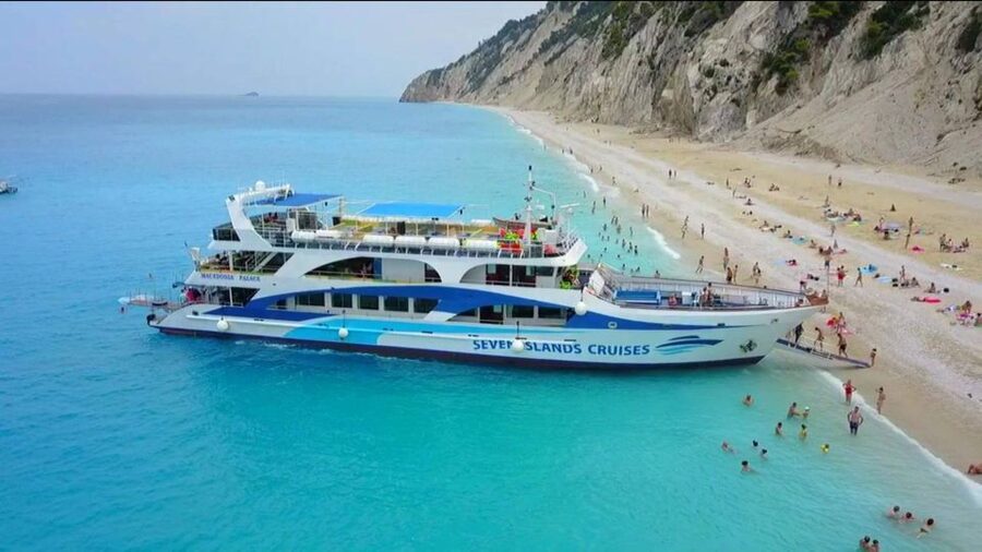 Nidri daily cruise in the Ionian with Makedonia Palace - Getting on the Makedonia Palace in Nidri (and what to pack)