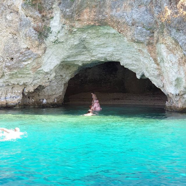 Nydri: Island-hopping Boat Cruise with Lunch and Drinks - Key Highlights at a Glance