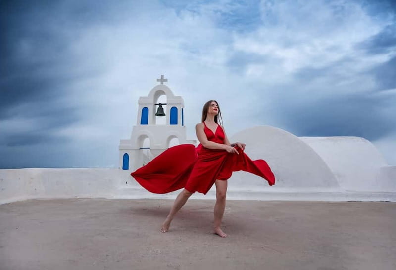 Oía: Santorini Professional Photoshoot with Edited Photos - What Happens During the 30 Minutes