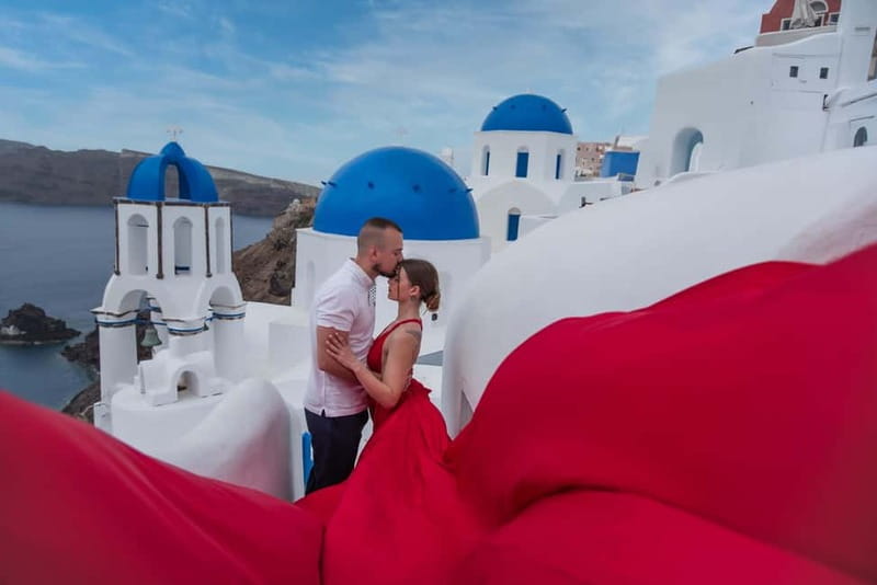 Oía: Santorini Professional Photoshoot with Edited Photos - What You Get: 25 Edited Photos (and No Raw Files)