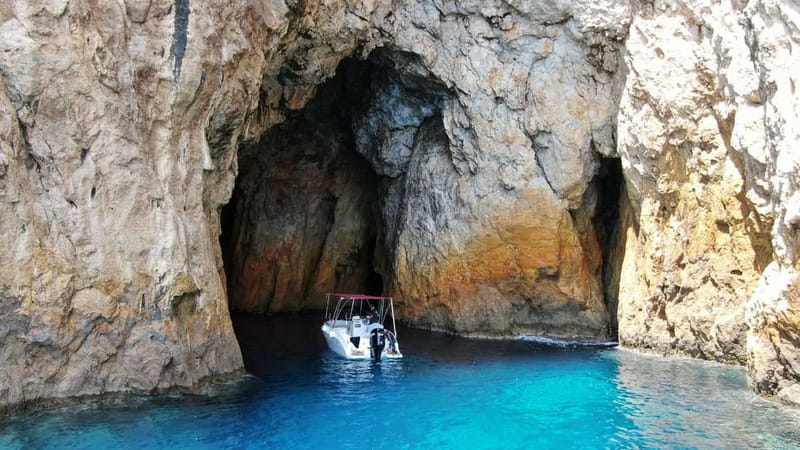 Paleokastritsa: Paradise, Yali Beach & Blue Caves Boat Tour - Getting to Alipa Port and the practical pre-boat routine