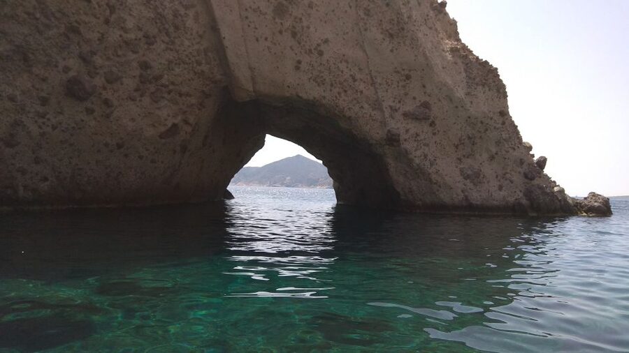 Paros: Antiparos Island and Despotiko Private Boat Trip - Setting off from Aliki, the fast way to see Paros by sea