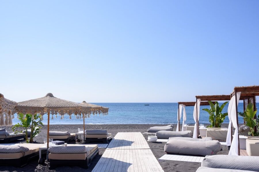 Perivolos Beach: Sun-Bed Experience FortyOne Bar Restaurant - Perivolos Beach, but with a real beach setup