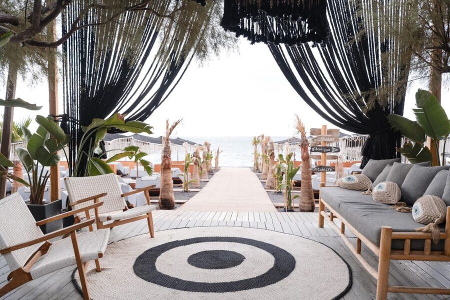 Perivolos Beach: Sun-Bed Experience FortyOne Bar Restaurant - The lava rock reality: plan your feet