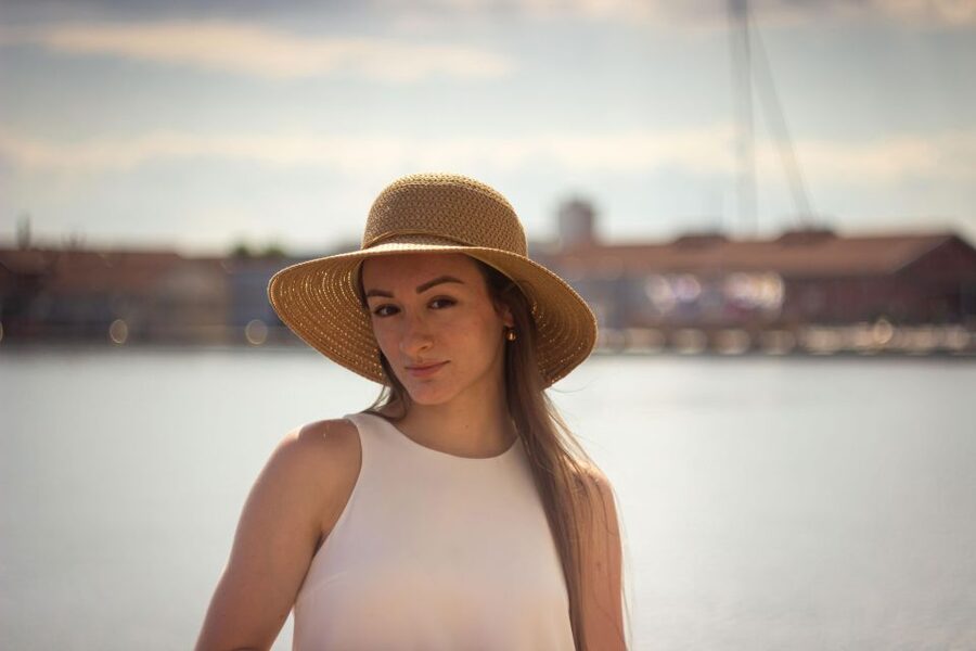 Photo shooting in Thessaloniki - Nikos and the hosts: communication that keeps you relaxed