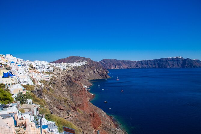 Private Santorini Sightseeing Tour – Customizable,Cruise Friendly - The scenic drive toward Oia: the caldera shows itself on the way