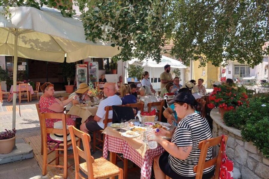 Private tasting of 6 cretan wines in Fres village - Fres Village Square: Where the tasting story starts