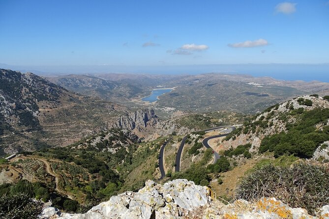 Private Tour-Knossos Palace Zeus Cave Olive Oil Mill & Wine - Tzermiado streets and the Krasi plane tree moment