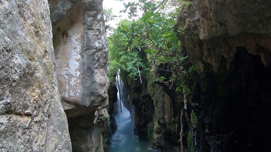 Rethymno: Canyoning Tour in the Kourtaliotiko Gorge - Getting to the start: steps to the river source