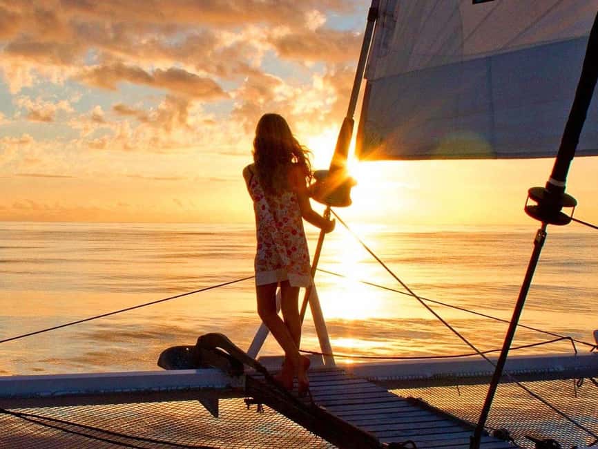 Rethymno: Luxury Sunset Cruise with Dinner and Drinks - Who should book this sunset cruise?