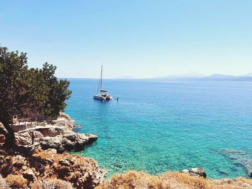 Rethymno Premium Catamaran Cruise: Healthy Lunch & Open Bar - The Food and Drinks Plan: Healthy Lunch That Does Not Feel Like a Trade-Off