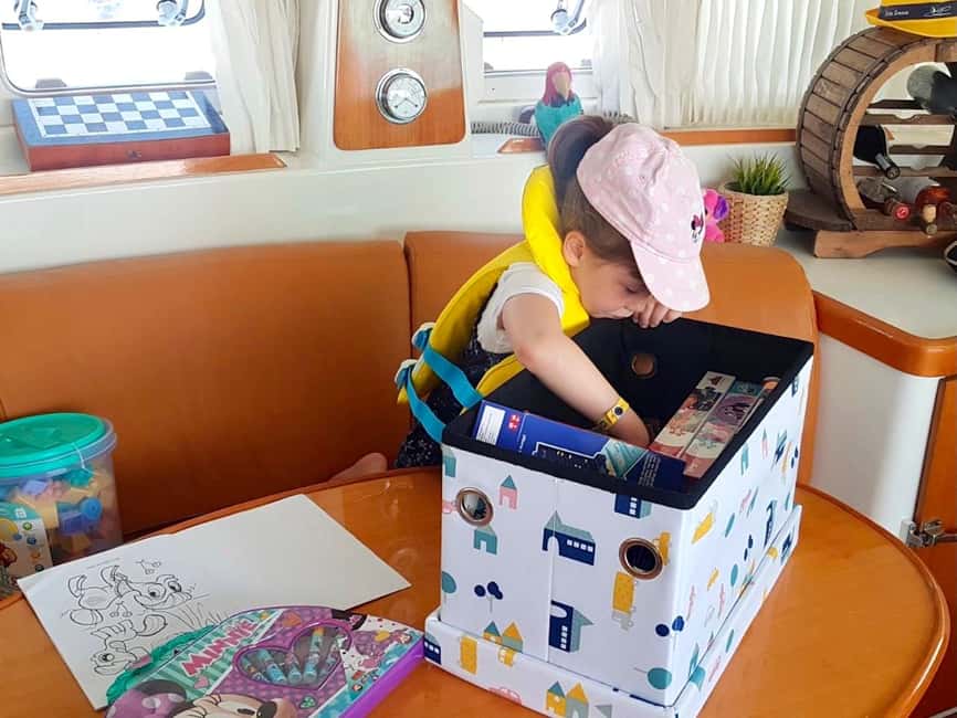 Rethymno Premium Catamaran Cruise: Healthy Lunch & Open Bar - Crew and Onboard Service: Attentive Without Feeling Stuffy