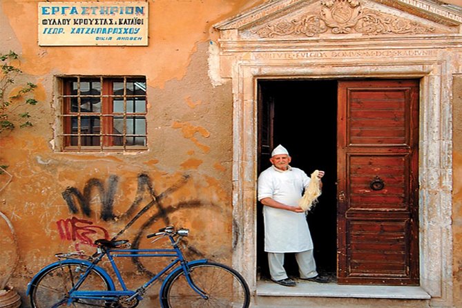 Rethymno Walking & Gastronomy Tour - Ali Vafis Garden mezedes: where the meal finally becomes the meal