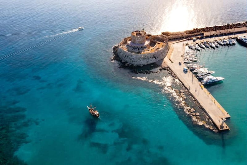 Rhodes:1-hour Sightseeing Day Cruise on an 18th-Century Boat - The Mandraki Port start: the best place to see the fortifications quickly
