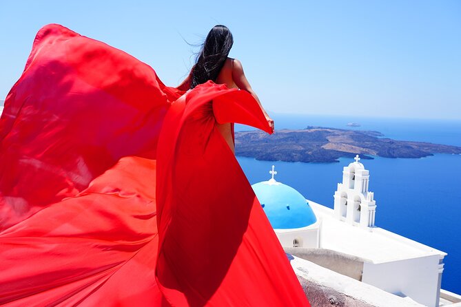 Santorini 2h Private Flying Dress Photoshoot with Transportation - Your photos: 40 edited digitals, no watermarks