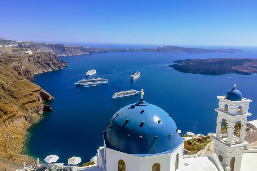 Santorini: 6-Hour Best of Santorini Private Experience - Red and black beaches, plus lunch by the water