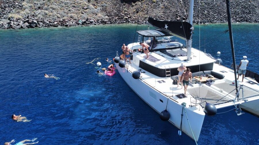 Santorini Catamaran Cruise with Swimming, Meal and Open Bar - Key points worth knowing before you go