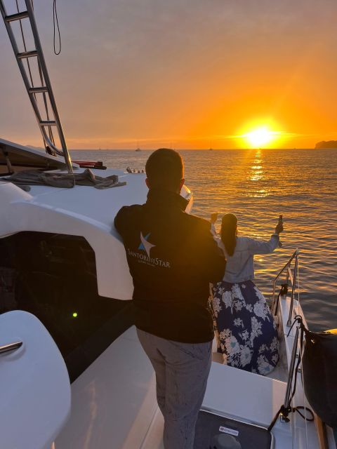 Santorini Catamaran Cruise with Swimming, Meal and Open Bar - A caldera cruise that fits into a 5-hour day