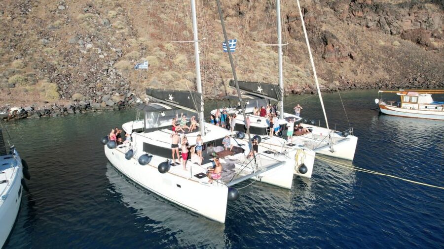 Santorini Catamaran Cruise with Swimming, Meal and Open Bar - The open bar is more than a label