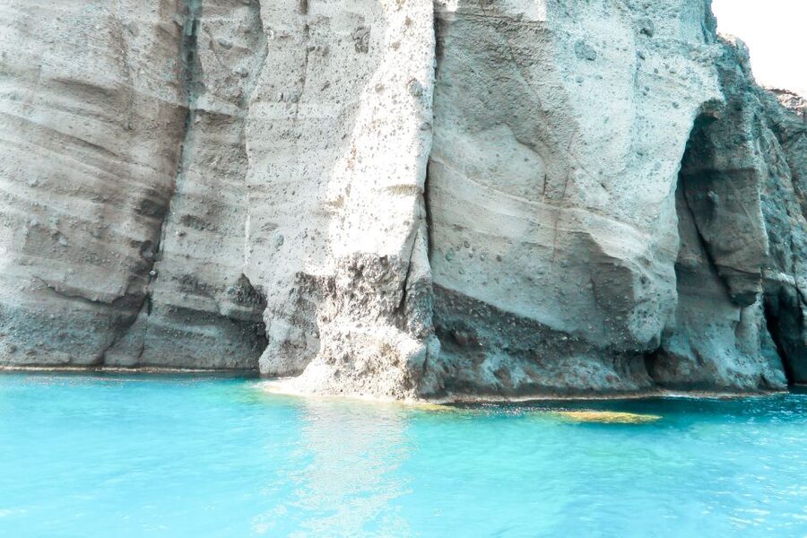 Santorini: Catamaran Tour with BBQ Meal and Unlimited Drinks - Getting there from your hotel: pickup timing and what to plan