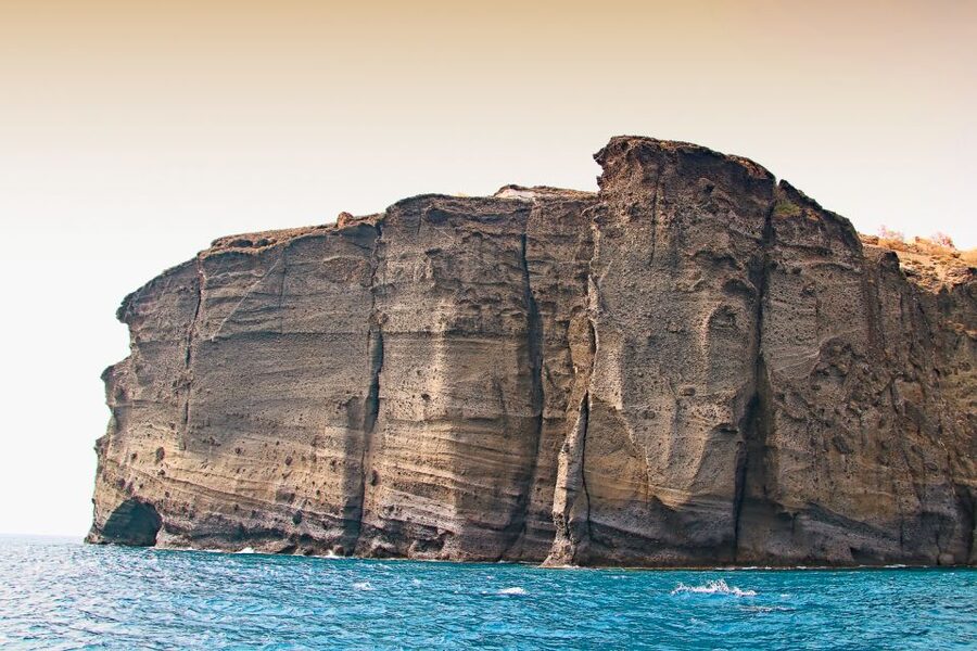 Santorini: Day Cruise with Meal & Open Bar - Volcanic Islands and the Hot Springs Stop: The Main Volcanic Payoff
