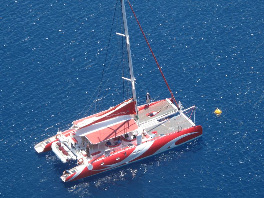 Santorini: Dream Catcher 5-hour Sailing Trip in the Caldera - A 5-hour Caldera sail on the Dream Catcher: the vibe