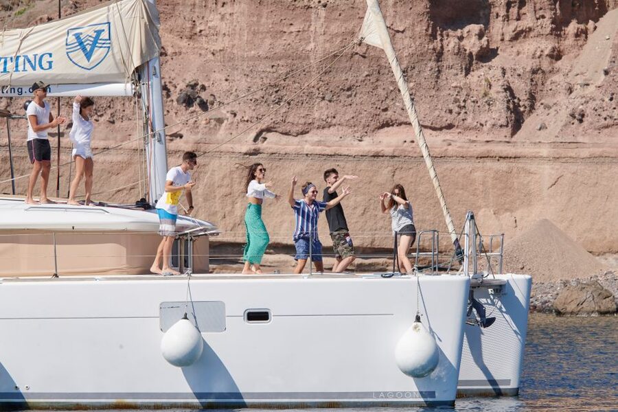 Santorini Gold Catamaran Cruise with Snorkel, BBQ & Open Bar - Why This 5-Hour Catamaran Route Feels Like the Right Amount of Santorini
