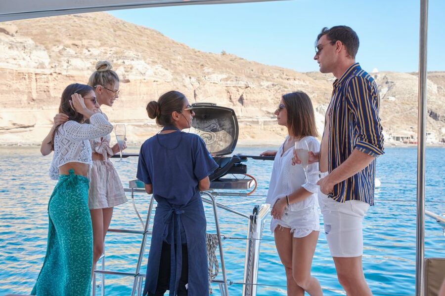 Santorini Gold Catamaran Cruise with Snorkel, BBQ & Open Bar - Drinks and Onboard Vibe: Open Bar Without the Sticky Paying-Frustration