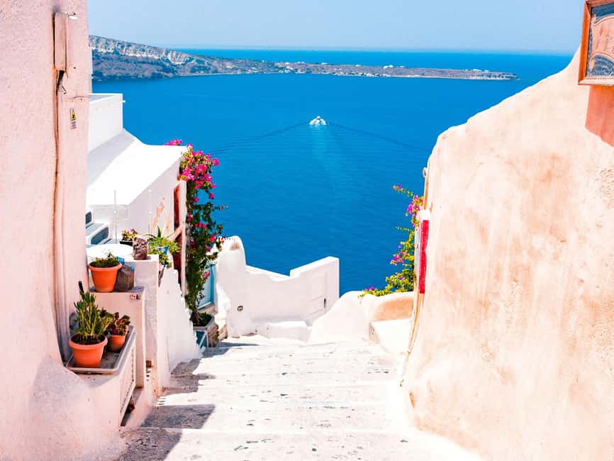 Santorini Guided Day Trip From Crete with Ferry Tickets - FAQ