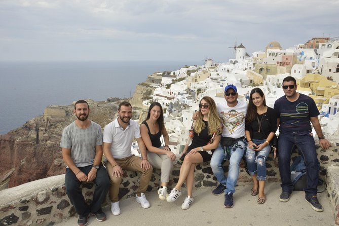 Santorini Highlights and Venetian Castles Small-Group Day Tour - Emporio and the Castelli of Emporio: a calmer Venetian castle walk
