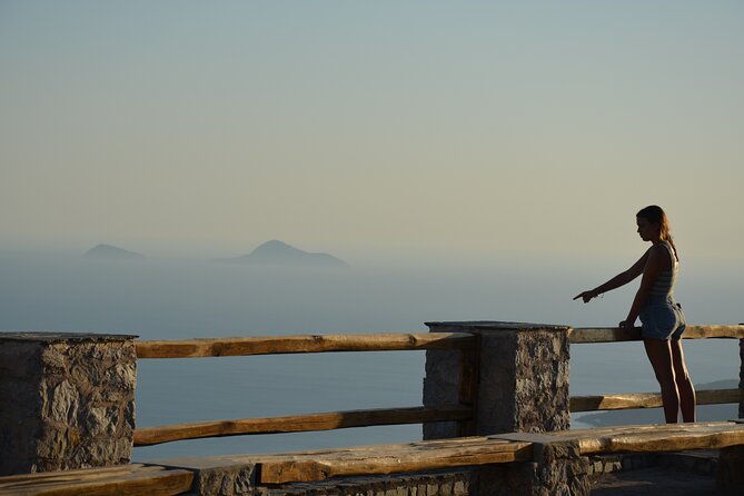 Santorini Highlights Small-Group Tour with Wine Tasting option - Pickup, meeting points, and the cable car reality from Fira